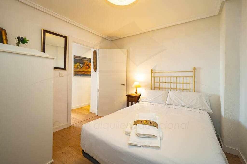 La Capilla Apartamento Oviedo Buitenkant foto