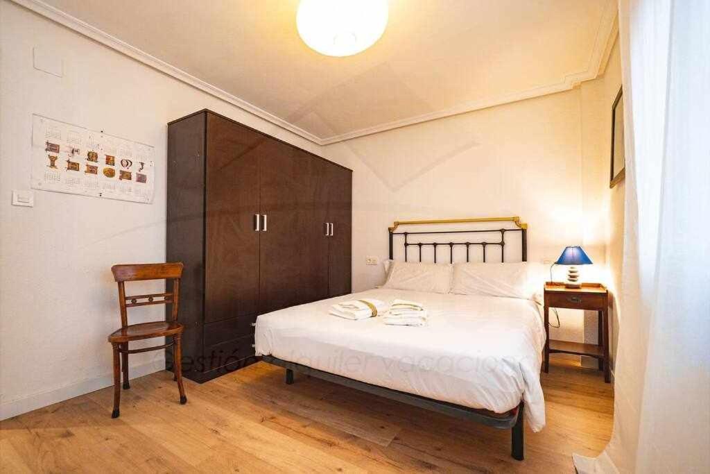 La Capilla Apartamento Oviedo Buitenkant foto